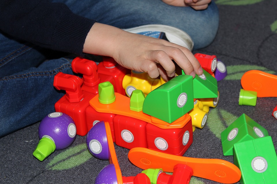 Jeux pour l’éveil des bébés